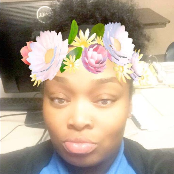 Profile Picture of Karlyn Shamley (@karlyn1986) on Poshmark
