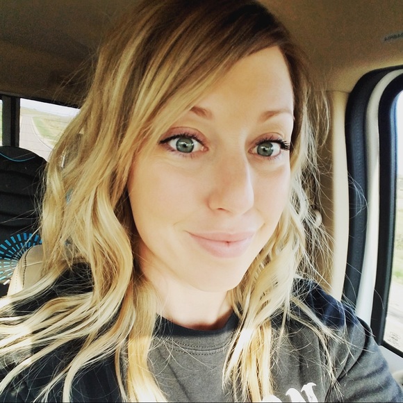 Profile Picture of Grace Kerzmann (@gkerzmann) on Poshmark