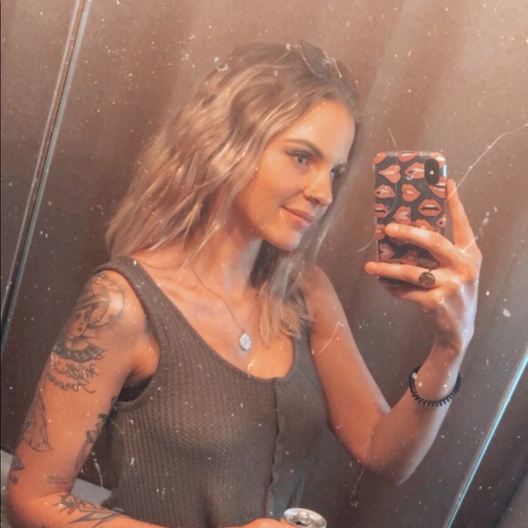 Profile Picture of Mandy Lloyd (@mandylloyd21) on Poshmark