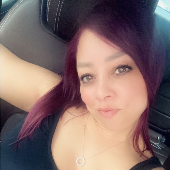 Profile Picture of Blasina Silva (@blachy27) on Poshmark