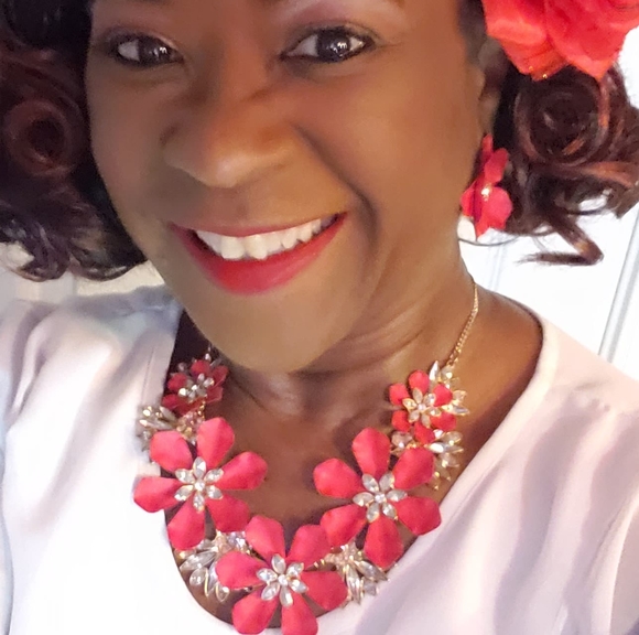 Profile Picture of Jackie Hawkins (@hawkinspiano1) on Poshmark