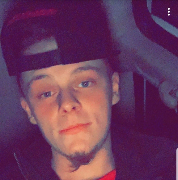 Profile Picture of Dylan Purdy (@skoobie4200) on Poshmark