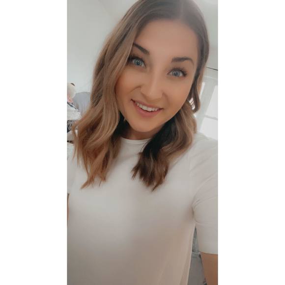 Profile Picture of Kate Mackenzie (@katemackenzi618) on Poshmark