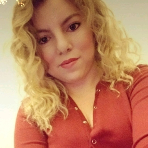 Profile Picture of Blanca Rosales (@xio280293) on Poshmark