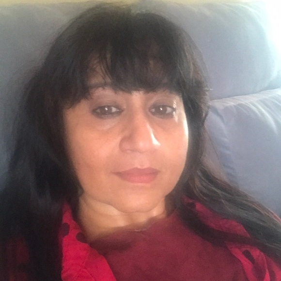Profile Picture of Shefali Shah (@p9arvatis) on Poshmark