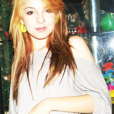 Profile Picture of Lorena Luz Walker (@_lorenawalker) on Twitter