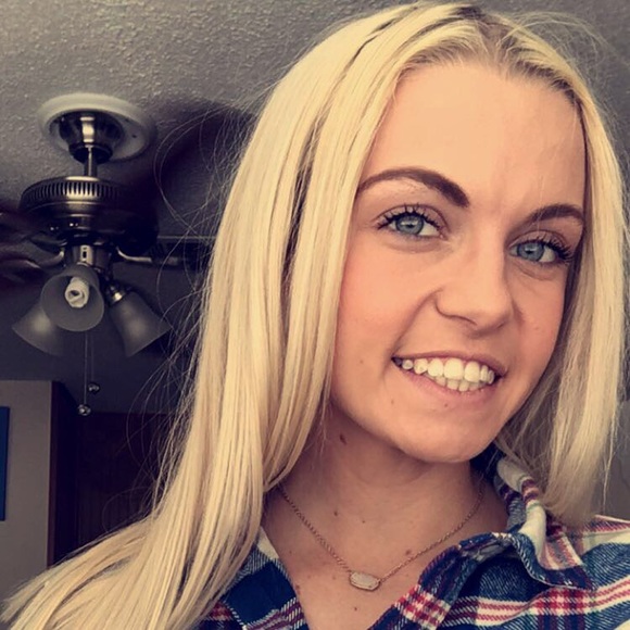Profile Picture of Kelsi Wengert (@kelsiwengert) on Poshmark