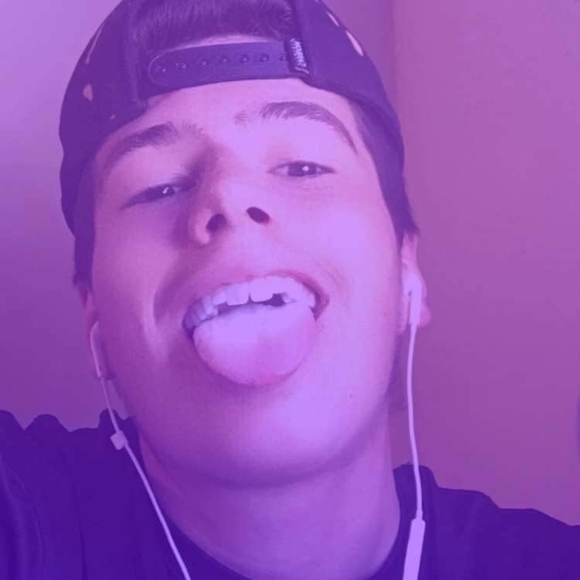 Profile Picture of Joel Ontiveros (@joel_ontiveros) on Poshmark
