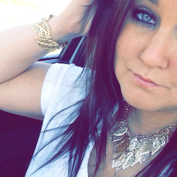 Profile Picture of Kate Willmann (@ktwillmann7129) on Poshmark