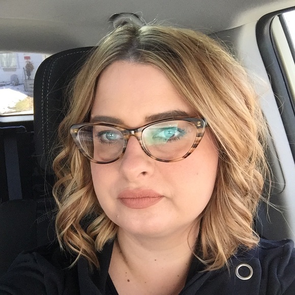 Profile Picture of Joanna Latimer (@jlatimer1981) on Poshmark