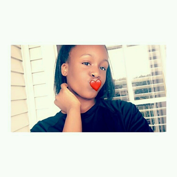 Profile Picture of Adiatu Jarr (@adii_babyy) on Poshmark