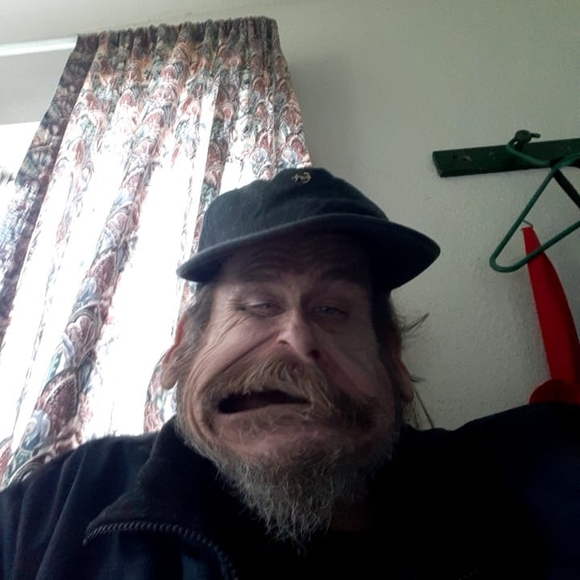 Profile Picture of Tom Keffer (@tomkeffer092) on Poshmark