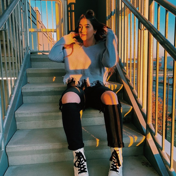 Profile Picture of Tori Fuller (@tori_fuller) on Poshmark