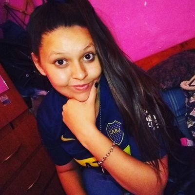 Profile Picture of Maribel Esquivel (@maariesquivel) on Twitter