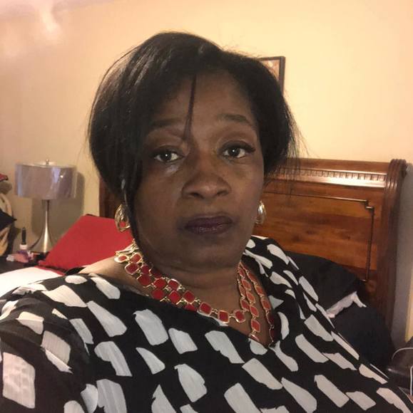 Profile Picture of Debbie Pollock (@pollock2425) on Poshmark
