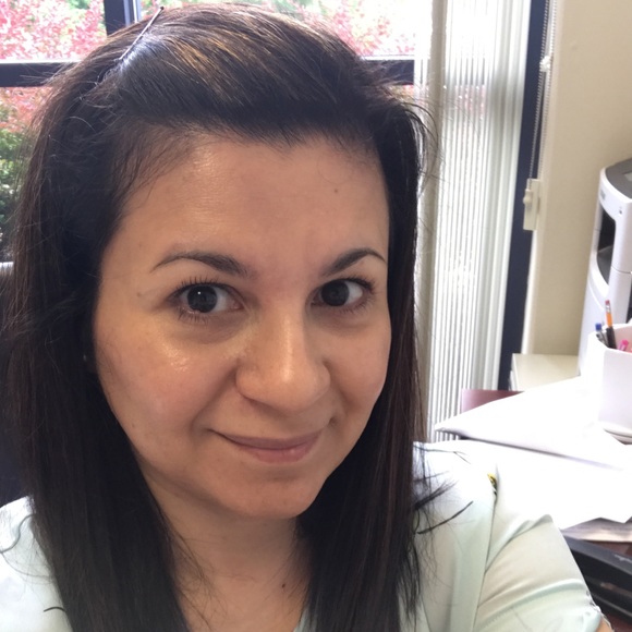 Profile Picture of Cheryl Calhoun (@ccscloset384) on Poshmark