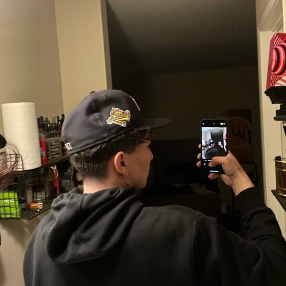 Profile Picture of Derek Torres (@derekfranco408) on Poshmark