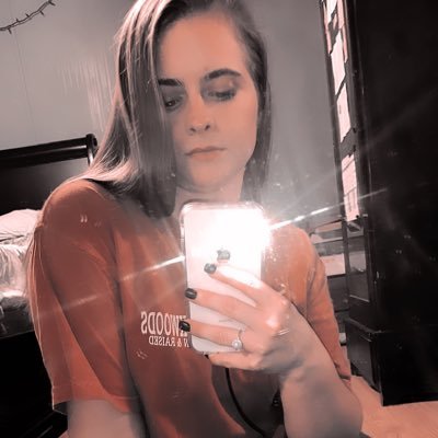 Profile Picture of Lara Renee Roberson 🌸 (@LaraRob51346137) on Twitter