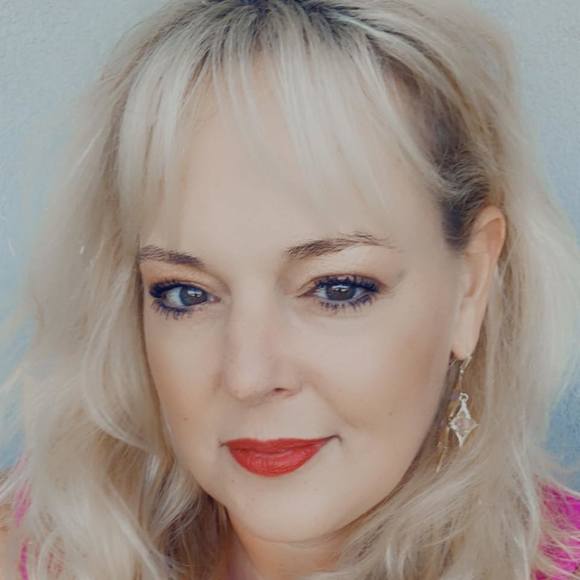 Kara Krauskopf - Poshmark Profile Picture of Kara Krauskopf (@karakrauskopf) on Poshmark