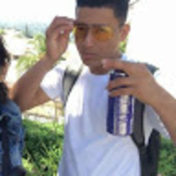 Profile Picture of Daniel Santamaria (@danielsantamari) on Poshmark