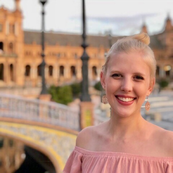 Profile Picture of Michaela Seaton (@mgseaton) on Poshmark