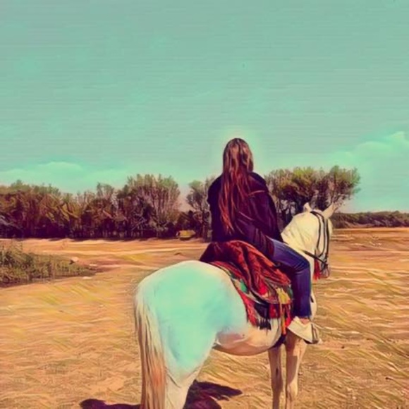 Profile Picture of Sonam Kohistani (@altinaaobray) on Poshmark
