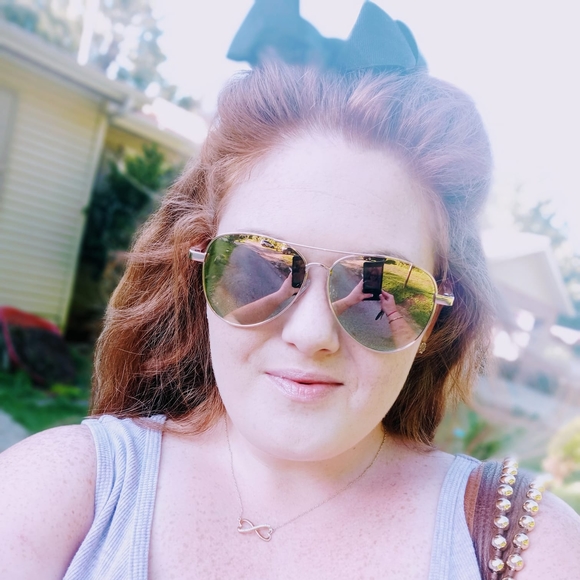 Profile Picture of Natasha danny Wagoner (@sunshiine008090) on Poshmark