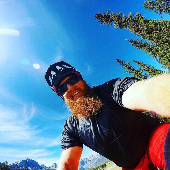 Profile Picture of Luke Simson (@lukesimson) on Poshmark