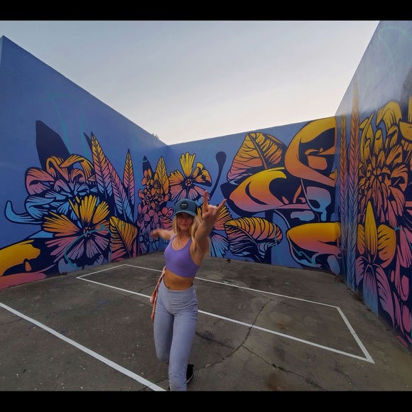 Profile Picture of Kylie Lemmer (@kylielemmer) on Poshmark