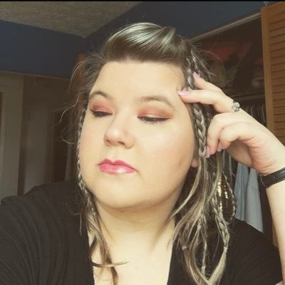 Profile Picture of ⚔️Lacyfield (@lacyfield) on Twitter