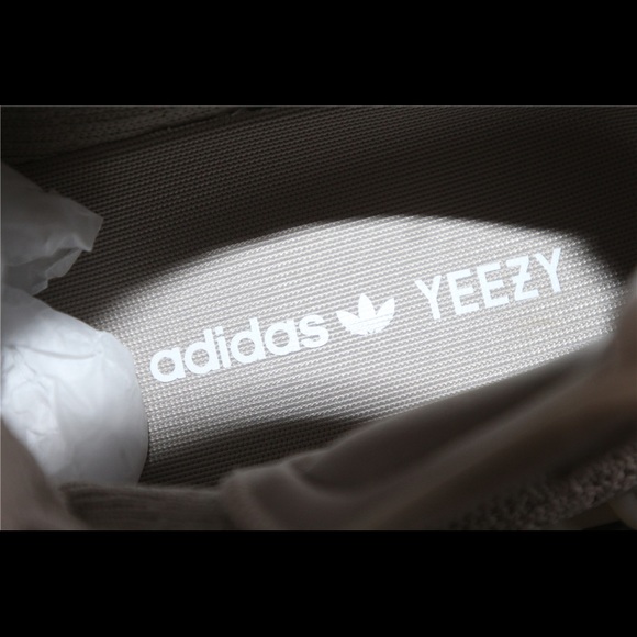 Profile Picture of Jj Young (@sneakersheat) on Poshmark