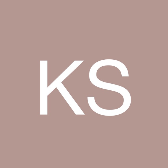 Profile Picture of Kaydence Strauser (@kaydencestrause) on Poshmark