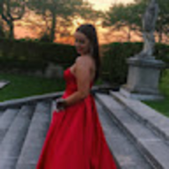 Profile Picture of Alexandra Birgeles (@abirgeles18) on Poshmark