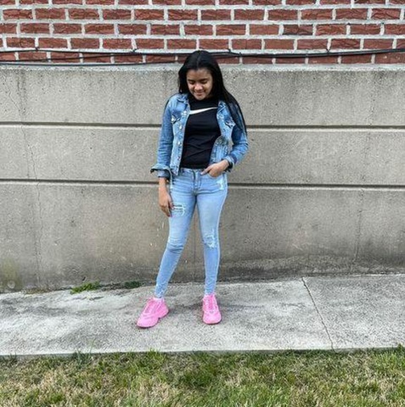 Lisbeth Peña - Poshmark Profile Picture of Lisbeth Peña (@lisbethpena236) on Poshmark