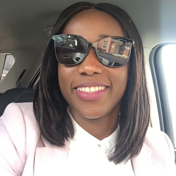 Profile Picture of Edith Enike (@edithenike) on Poshmark