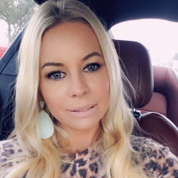 Profile Picture of Tonya Emerson (@tonyabolling) on Poshmark