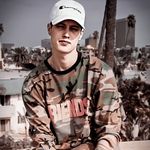 Profile Picture of Derek James Luh (@isntpapi) on Instagram