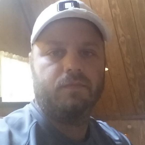 Profile Picture of Gene Slane (@slane050277) on Poshmark