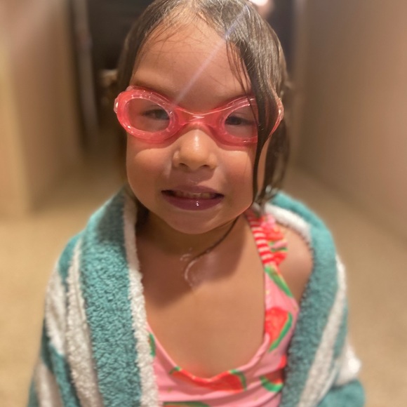 Profile Picture of Michelle Michelle (@michellemich461) on Poshmark