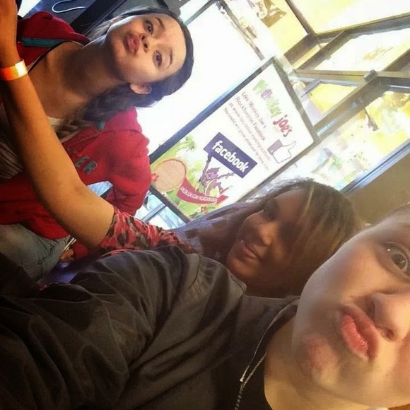 Profile Picture of Serenity Williams (@serenitywins) on Poshmark