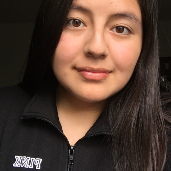 Profile Picture of Amber Jimenez (@amberlizette55) on Poshmark