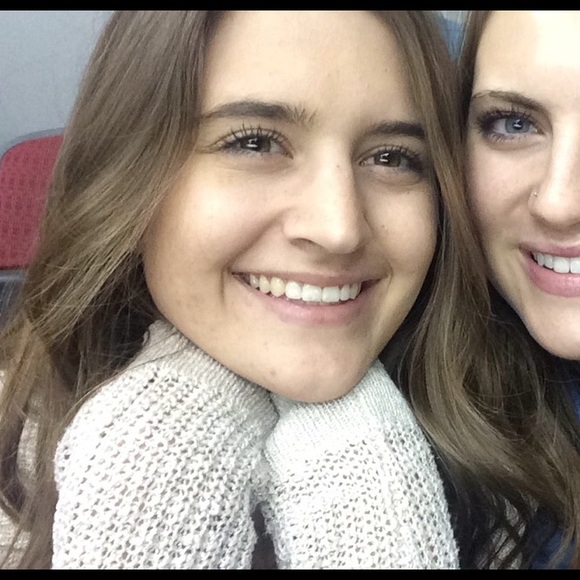 Profile Picture of Lisa Mazzone (@lisamazzone) on Poshmark