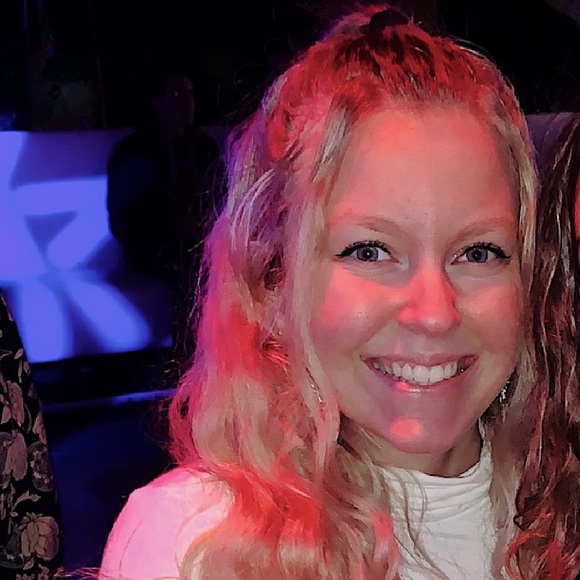 Profile Picture of Kaitlyn Wawrzyniak (@kaitlynwawrz) on Poshmark