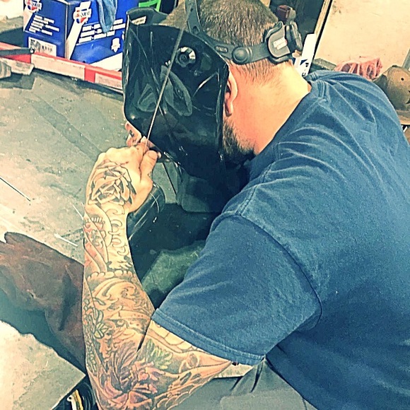 Profile Picture of Chris Strawderman (@cstrawderman) on Poshmark