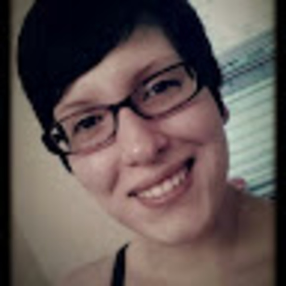 Profile Picture of Joelle Weber (@joelleweber) on Poshmark