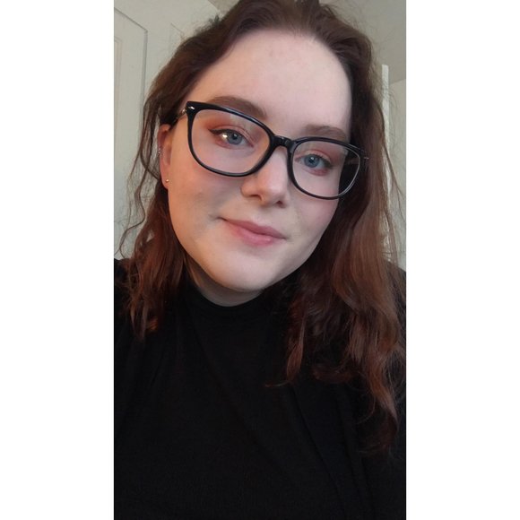 Profile Picture of Cassandra Day (@cassday) on Poshmark