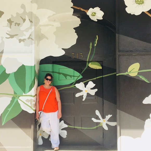 Profile Picture of Audrey Wagner (@thekingscottage) on Poshmark