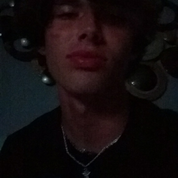 Profile Picture of Jared Fleet (@twizzy2x) on Poshmark