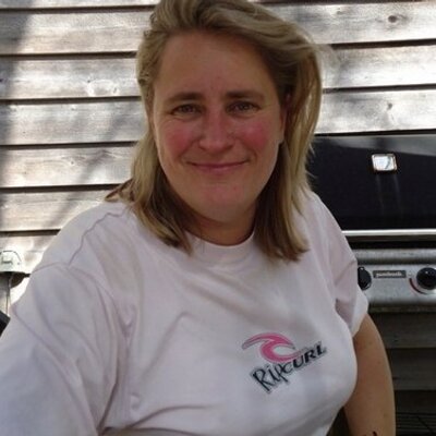 Profile Picture of Julia Howells (@jujuhowells) on Twitter