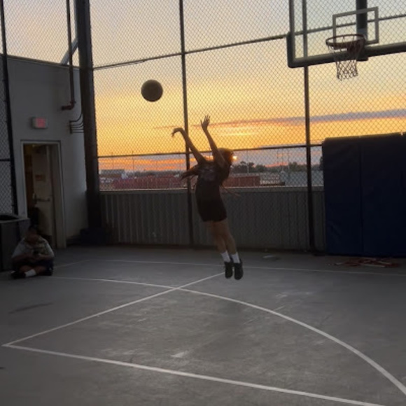 Profile Picture of Eva Phan (@evaphan27) on Poshmark